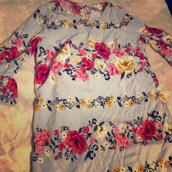 Old Navy Dresses & Skirts - Old Navy floral shift dress